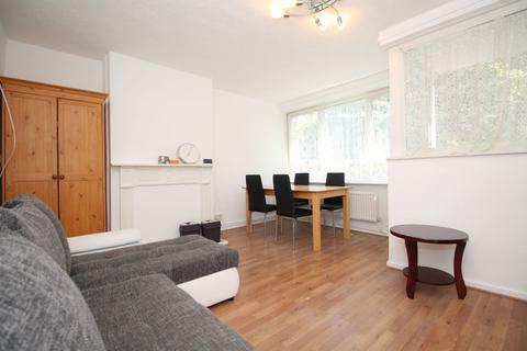 3 bedroom maisonette to rent, Southwater Close, Limehouse, E14