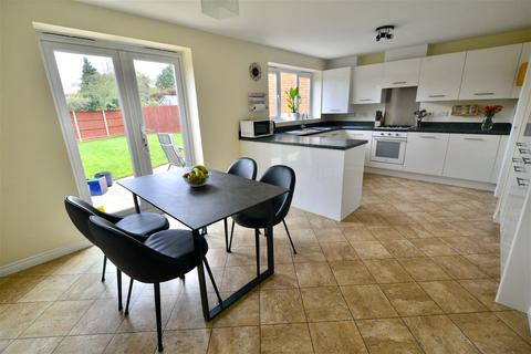 5 bedroom detached house for sale, Stone Pippin Orchard Badsey WR11 7AA