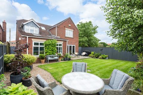 4 bedroom detached house for sale, The Green, North Duffield, YO8