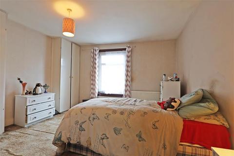 25 Sanderstead Road, South Croydon, CR2 0PE
