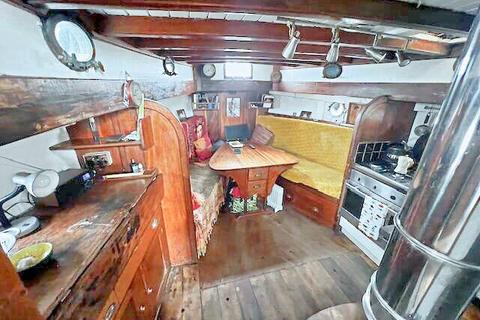 2 bedroom houseboat for sale, Vicarage Lane, Hoo ME3