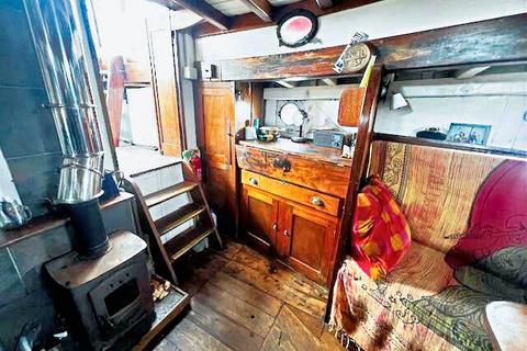 2 bedroom houseboat for sale, Vicarage Lane, Hoo ME3