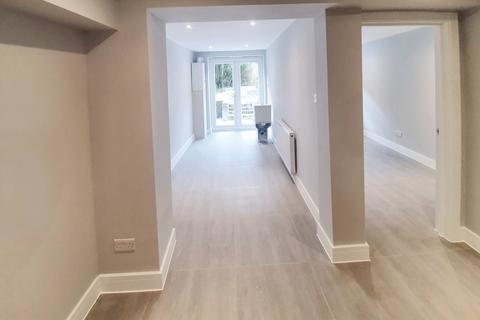 1 bedroom ground floor flat to rent, Brecknock Road, London N7