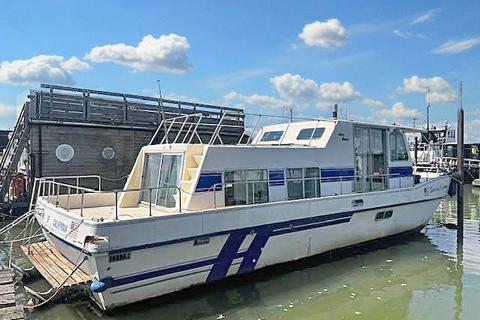 1 bedroom houseboat for sale, Vicarage Lane, Hoo ME3