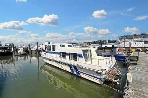 1 bedroom houseboat for sale, Vicarage Lane, Hoo ME3