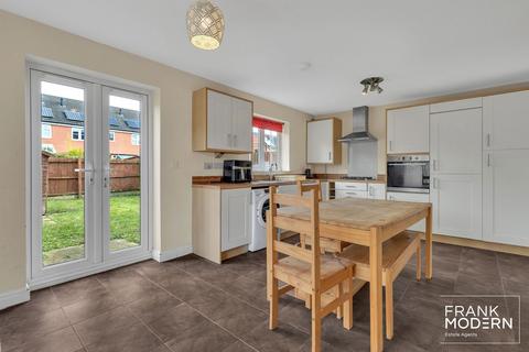 3 bedroom end of terrace house for sale, Whitby Avenue, Eye, PE6