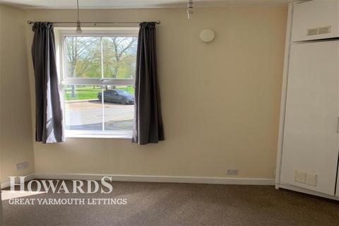 2 bedroom flat to rent, St Georges Road, Great Yarmouth