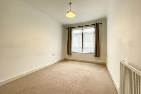 2 bedroom flat to rent, 2 Atlas Crescent, Edgware, London HA8