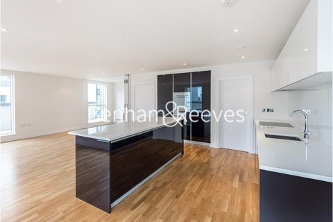 2 bedroom apartment to rent, Pump House Crescent, Brentford TW8