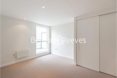 2 bedroom apartment to rent, Pump House Crescent, Brentford TW8