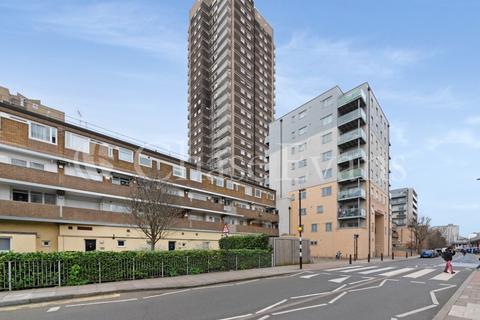 3 bedroom apartment for sale, Pegswood Court, Cable Street, Shadwell, E1