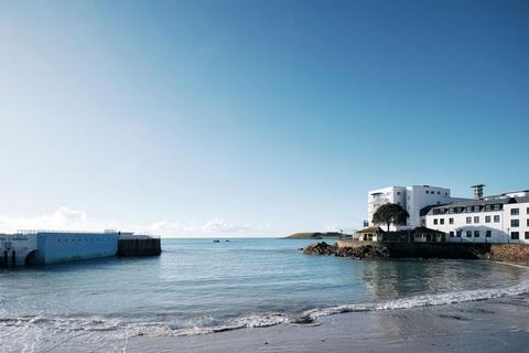 2 bedroom apartment for sale, Le Harve des Pas, Jersey JE2