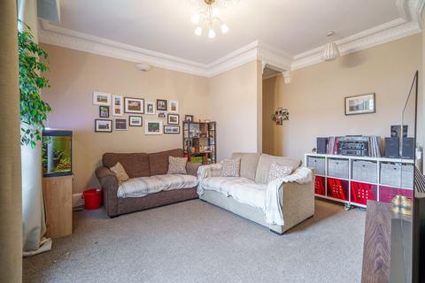 27/7 Maryfield, Edinburgh, EH7 5AR