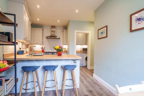 27/7 Maryfield, Edinburgh, EH7 5AR