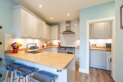 27/7 Maryfield, Edinburgh, EH7 5AR