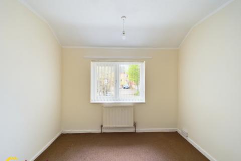 3 bedroom terraced house to rent, Mold Crescent, Banbury OX16