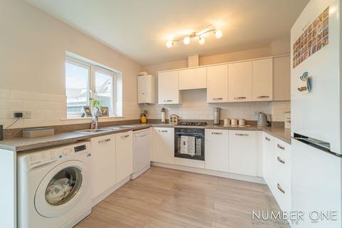 3 bedroom end of terrace house for sale, Brinell Square, Newport, NP19