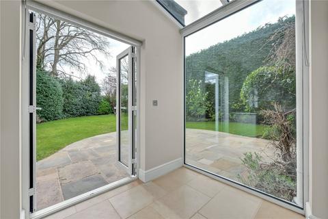 10 Littlemead, Esher, KT10 9PE