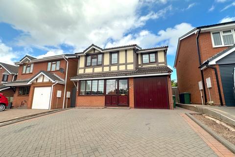 4 bedroom detached house for sale - Asquith Drive, Cannock WS11