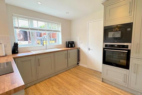 18 Asquith Drive, Cannock, WS11 7GG