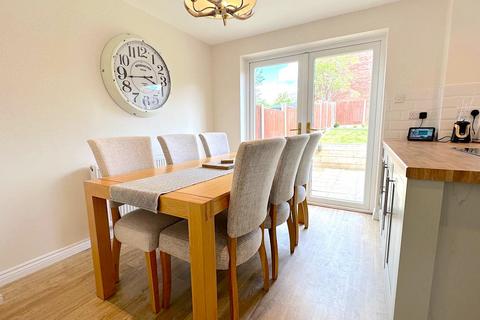 18 Asquith Drive, Cannock, WS11 7GG