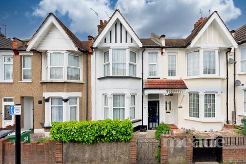 3 bedroom terraced house for sale, Cavendish Road, E4