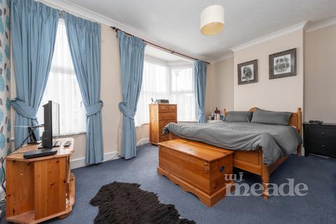 3 bedroom terraced house for sale, Cavendish Road, E4