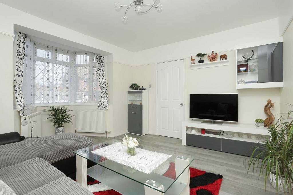 Fulham Avenue, Margate, CT9 3 bed semidetached house for sale £325,000
