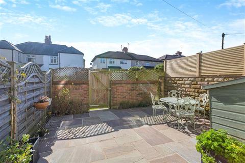 4 bedroom terraced house for sale, West Cliffe Terrace, Harrogate, North Yorkshire, HG2