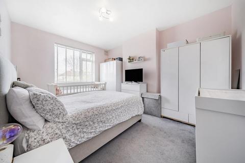 2 bedroom flat for sale, Martin Way, Morden