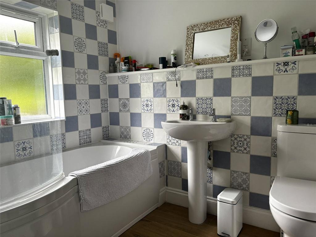 Cottage Bathroom