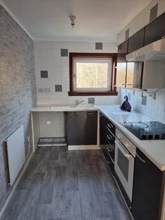 2 bedroom flat to rent, Kilcreggan View, East, Greenock, PA15