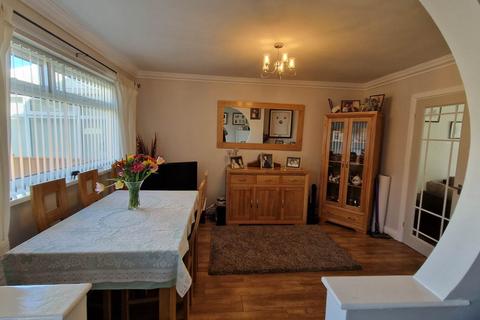 3 bedroom bungalow for sale, Bodmin Close, Royton