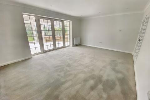 12 Craigside Road, St Leonards, Ringwood, BH24 2QX