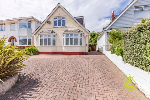 3 bedroom chalet for sale, Guest Avenue, Poole BH12