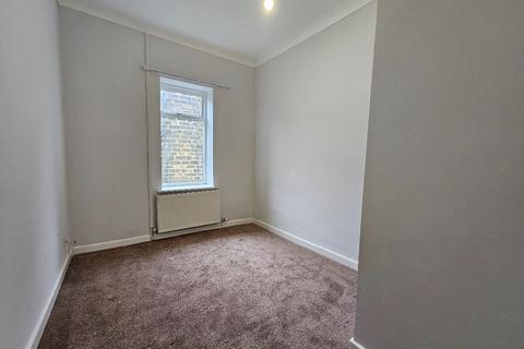2 bedroom flat to rent, Schofield Place, Littleborough