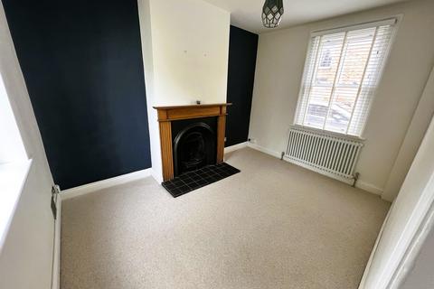 3 bedroom terraced house to rent, Newport Pagnell MK16