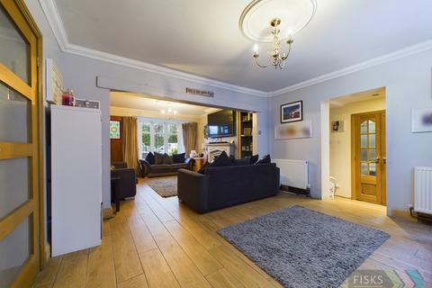 8 bedroom detached house for sale, Bramble Road, Canvey Island, SS8