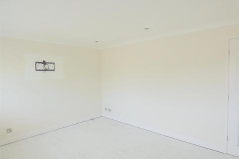 2 bedroom apartment to rent, Tarbock Green, Liverpool L35