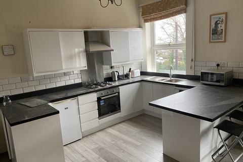 2 bedroom flat to rent, Barrington Road, Altrincham WA14