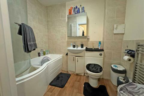 1 bedroom flat for sale, 27 Haysoms Close, Romford, London, RM1 4DL