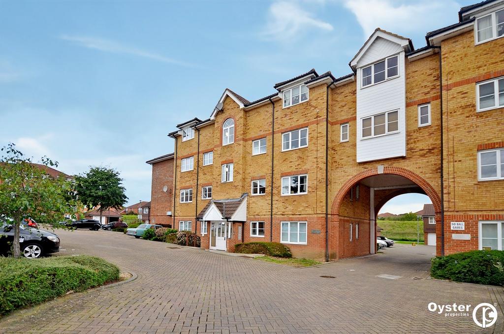 Yukon Road, Broxbourne, EN10 2 bed flat to rent £1,400 pcm (£323 pw)