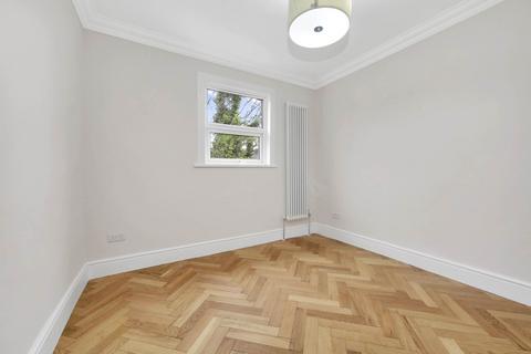 17b Abbotts Park Road, Leyton, London, E10 6HT