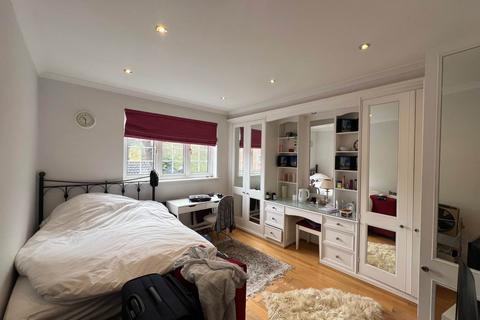 4 Lowther Close, Elstree, Borehamwood, WD6 3PY