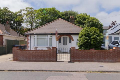 2 bedroom detached bungalow for sale, Kings Avenue, Broadstairs, CT10