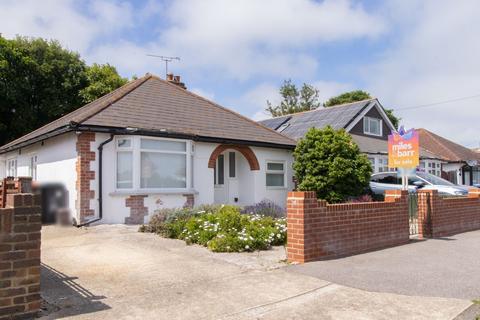 2 bedroom detached bungalow for sale, Kings Avenue, Broadstairs, CT10