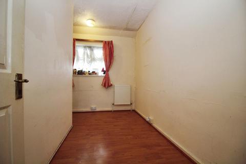 1 bedroom in a house share to rent, Sugden Way, Barking IG11