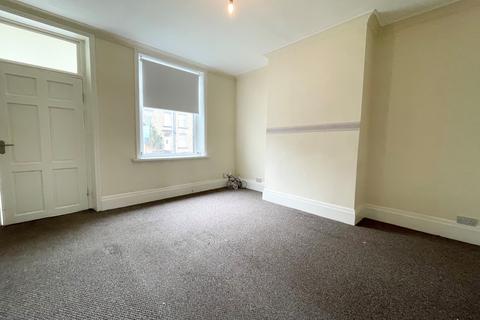 2 bedroom end of terrace house to rent, Broomfield Road, Marsh, Huddersfield, West Yorkshire, HD1