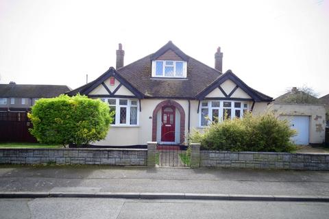 3 bedroom detached bungalow for sale, Kingsway, Stanwell, TW19