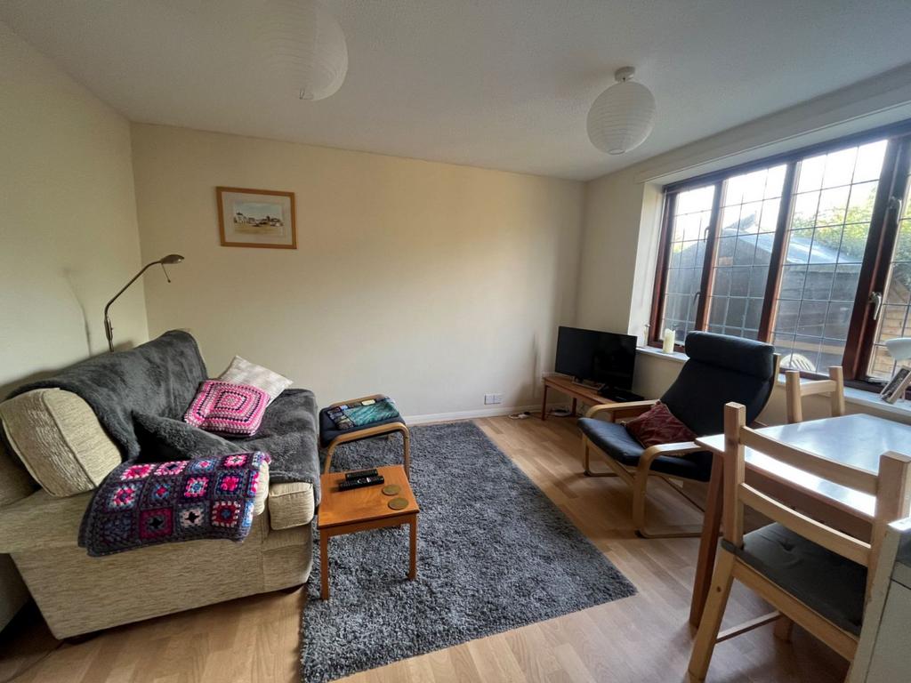 Hirondelle Close, Duston, Northampton NN5 6YS 1 bed cluster house to